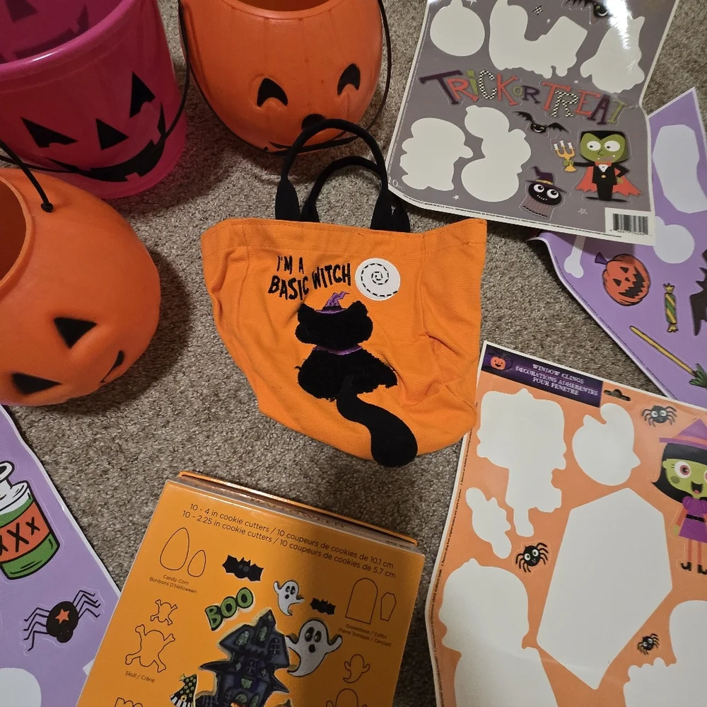 Halloween Supplies Set And Decor